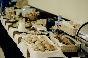 Buffet de pequeno-almoço