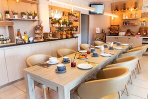 Breakfast buffet