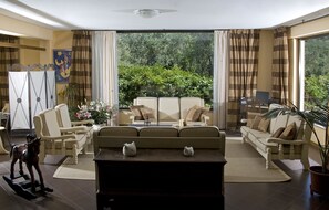 Sittområde i lobbyn