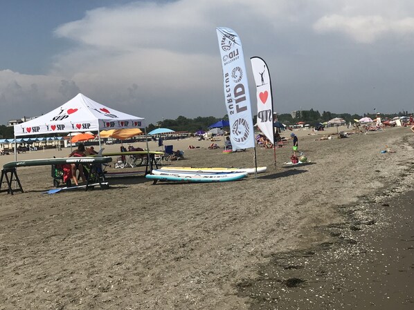 Surfing/bodyboarding