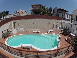 Utomhuspool