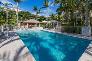 Indoor/outdoor pool