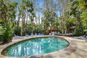 Indoor/outdoor pool