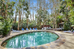 Indoor/outdoor pool