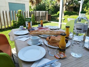 Breakfast area