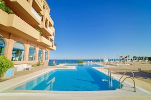 Utomhuspool
