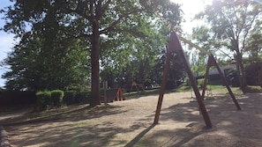 Area giochi per bambini (all'aperto)