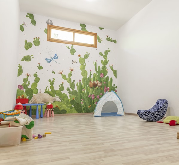 Children’s play area – indoor