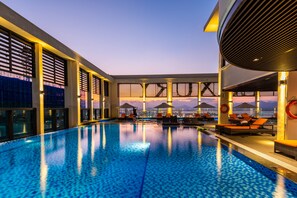 Infinity pool