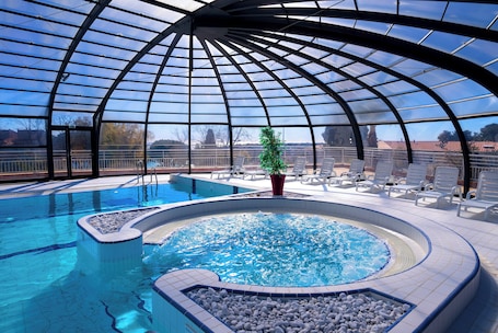 Piscine couverte