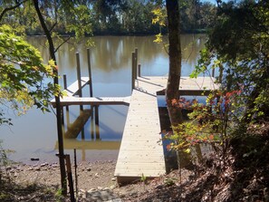 wonderful large dock to relax on, fish off of, sunbathe or tie a boat up to!!