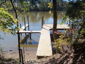 wonderful large dock to relax on, fish off of, sunbathe or tie a boat up to!!