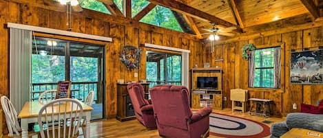 Tellico Plains Vacation Rental | 1BR | 1BA | 1,200 Sq Ft | Stairs Required