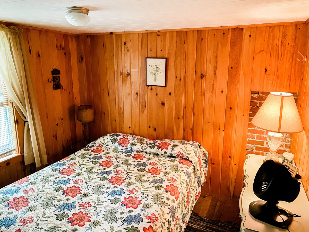 Charming, Four Season, Mountain View, Lakeview Cottage