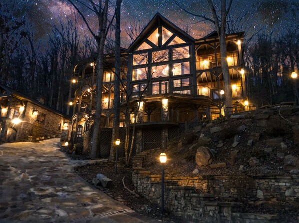 Starlit Lantern Lodge