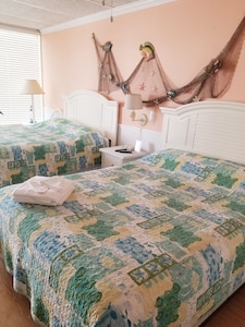 Affordable, Cozy and REAL close to the beach :)