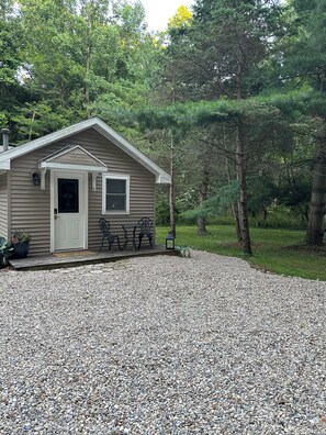 Entrance to the Cozy cottage ( first cottage)