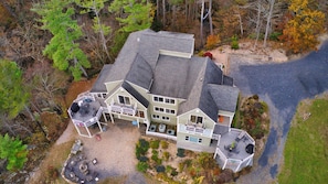 Eagle's View of Cliffside
