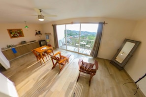 Spacious Studio with ocena view balcony, Full Kitchen ready for you to enjoy