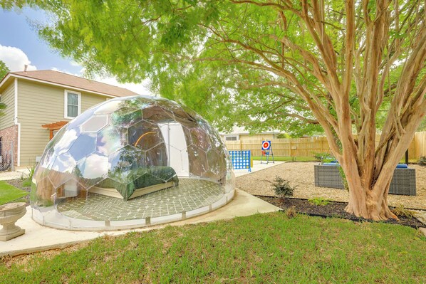 Live Oak Vacation Rental | 4BR | 2.5BA | 1,780 Sq Ft | Stairs Required