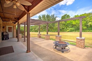 Covered Patio | Fire Pit