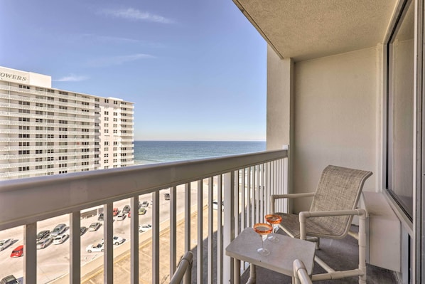Daytona Beach Vacation Rental Condo | 1BR | 1BA | 682 Sq Ft | Resort Access