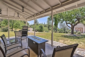 Covered Patio | Gas Grill