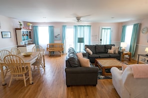 Walk out to large deck
