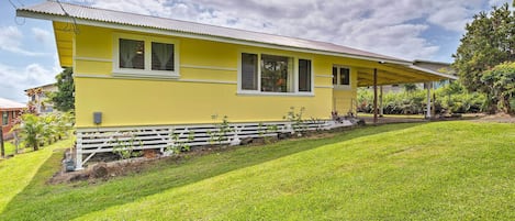 Hilo Vacation Rental | 3BR | 2BA | 1,050 Sq Ft | 2 Steps to Enter