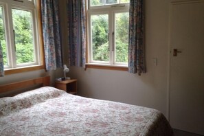 Queen Bedroom