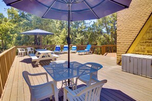 Furnished Deck | Outdoor Dining | Loungers | 3,000 Sq Ft