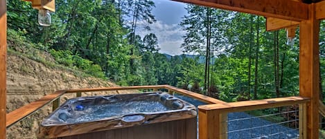 Bryson City Vacation Rental | Studio | 1BA | 4 Steps Required for Entry