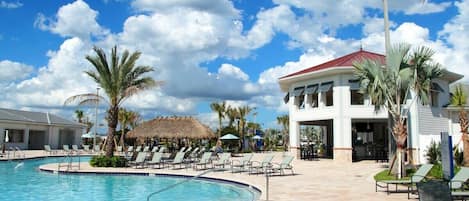 Hideaway Club Pool: Bar