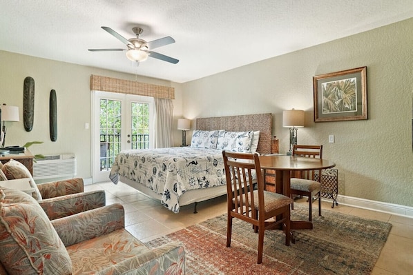 Living/ Sleeping Area