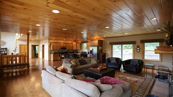 Living Room in this White Mountain Luxury Vacation Home