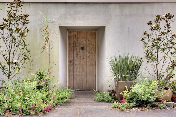 Welcome to the Farmhouse at Butterfly Red Hill.