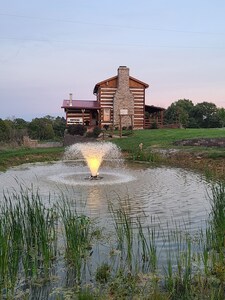 Three Pines Historic Log Cabin (About 20 Minutes From Ark Encounter)