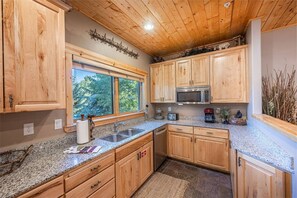 Updated Kitchen w Granite Countertops, Mountain Views, Upgraded Stainless Steel Appliances, Open Floor Plan, Perfect for Entertaining & Families!