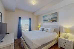 Featuring a new luxurious King-size bed in the primary suite w/private bathroom
