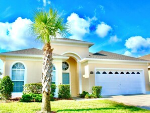 Disney Dream Getaway home exterior 
