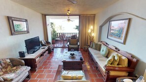 Condo - Image 4