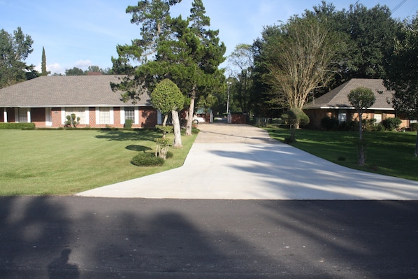 Driveway view of house