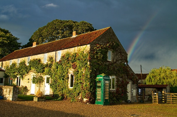 Kirkdale Cottage