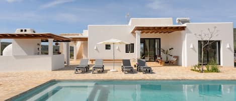 Villa Cana Marieta. Ibiza. Preciosa casa de nueva construcción