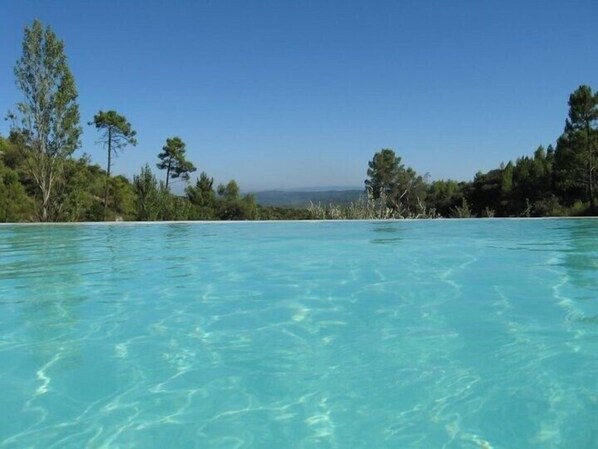 Infinity pool