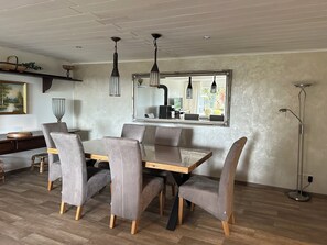 Lounge/Diner