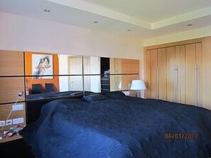 Bedroom .King sized bed
