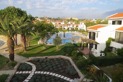 Apartamento de lujo de 1 habitación con vistas a la laguna y a la piscina, piscina 