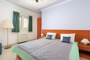 Schlafzimmer 2