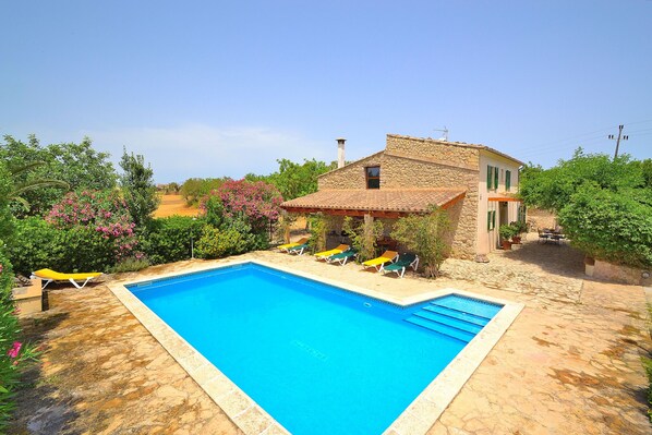 Beautiful finca with pool, for rent in Mallorca